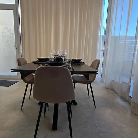 Torre Del Mediterraneo 아파트 *