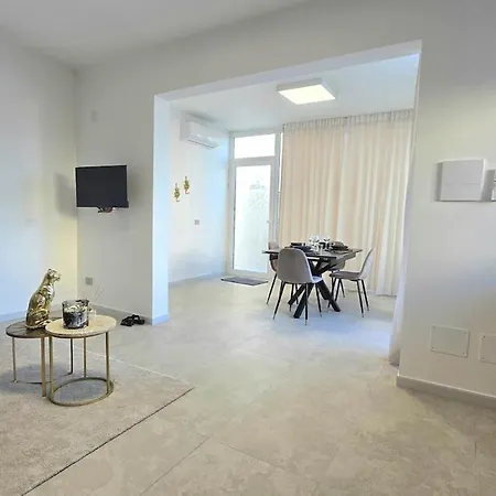 Torre Del Mediterraneo 아파트 *