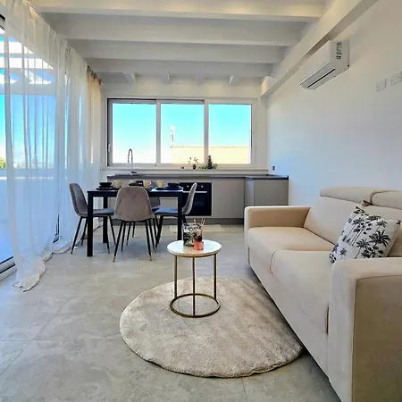 Torre Del Mediterraneo 아파트 *